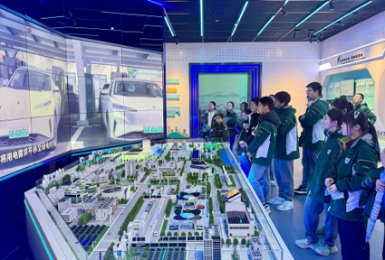 南京树人学校师生走进省电机工程学会电力科普教育场所探秘电力科技魅力